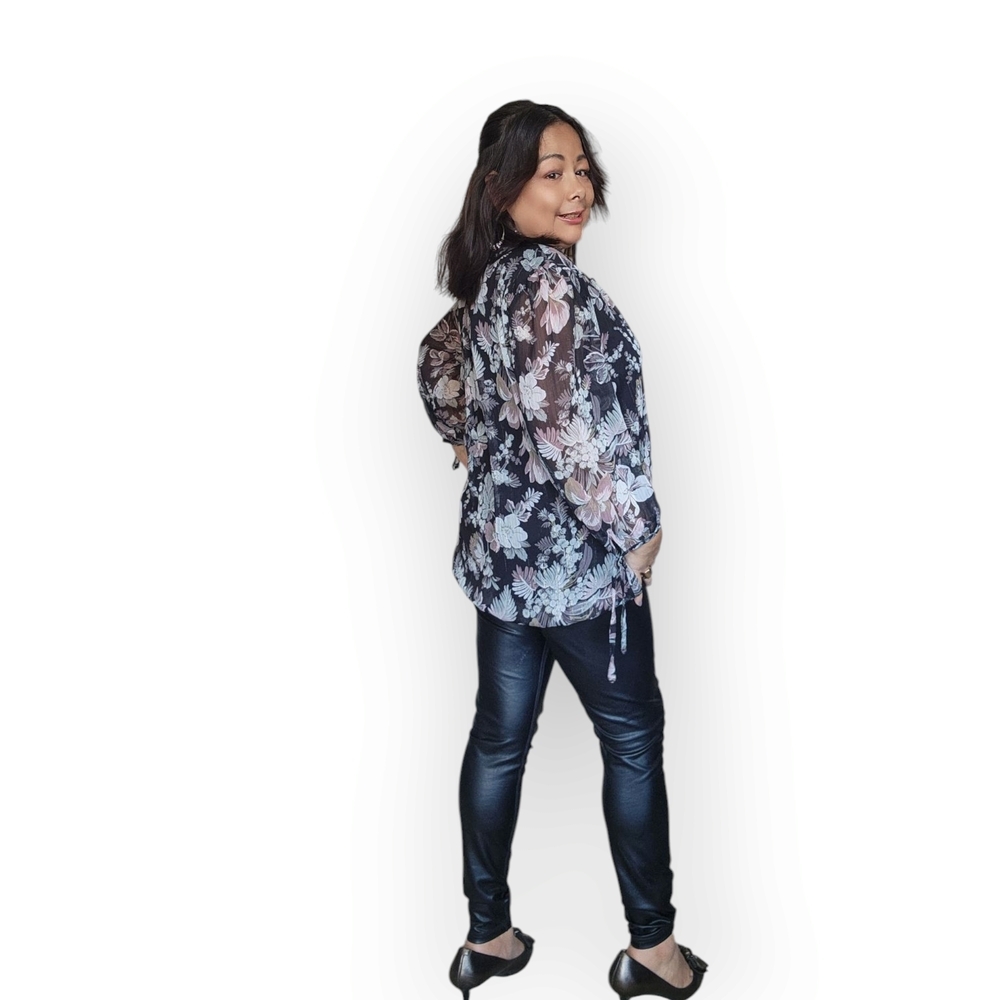 Tamera H Floral Blouse in Black and Gray Womens Size Large - Picture 10 of 14
